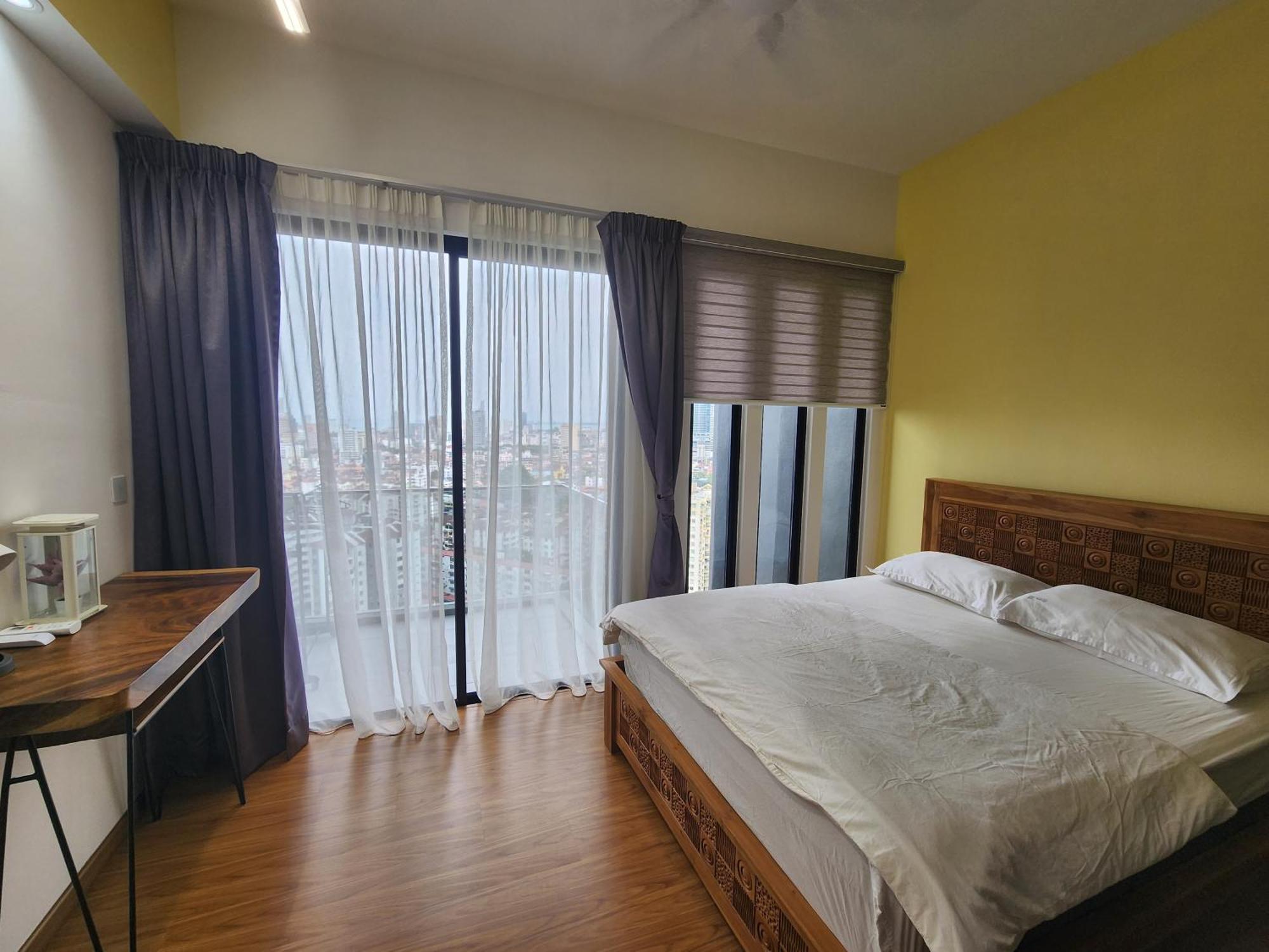 Beacon Executive - * George Town
